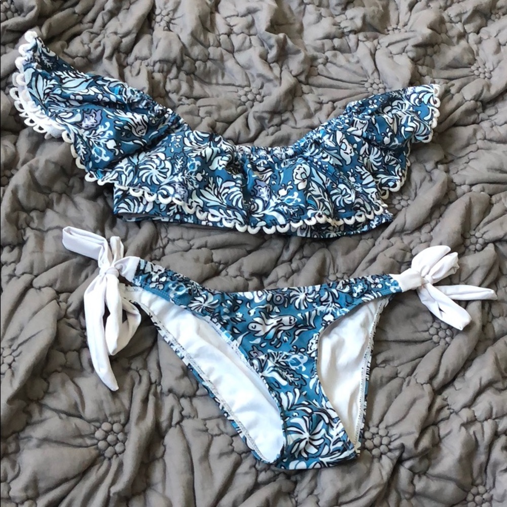 Off the shoulder bikini